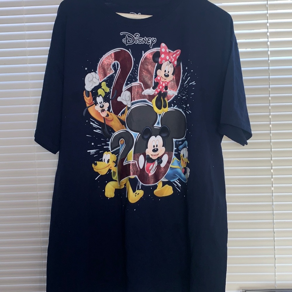 Cute NWOT Disney 2020 T-shirt size L